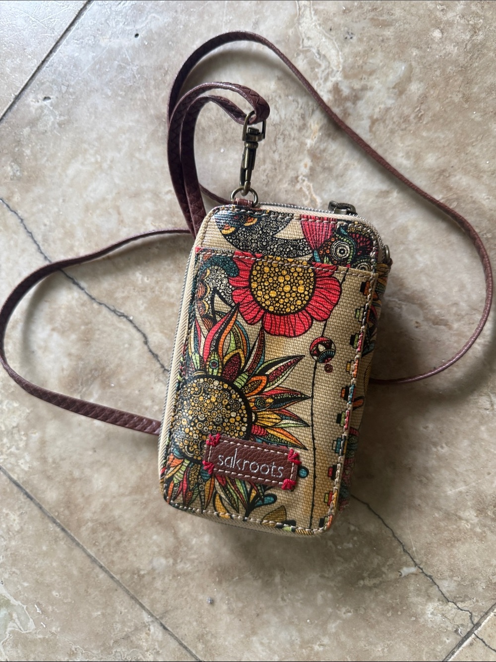 SAKROOTS ladies cross body smartphone bag NWOT